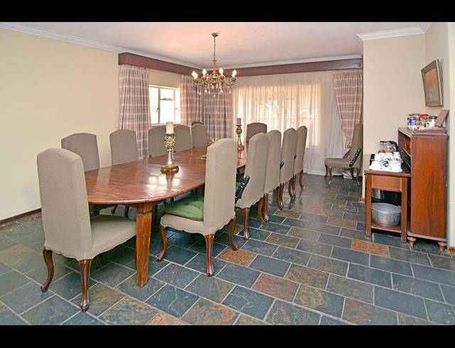 8 BEDROOM HOUSE FOR SALE IN MORNING HILL